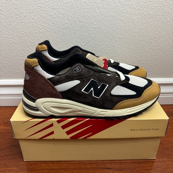 New Balance Other - New Balance 990v2 MiUSA Season 2 Brown Size 11